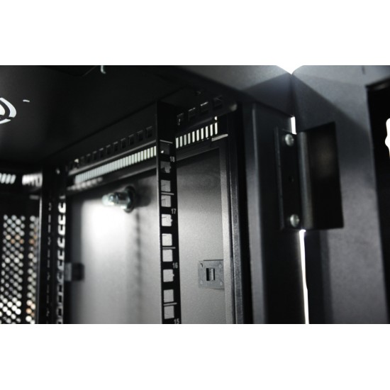 18RU 600MM Comms Data Rack Cabinet 18RU 600MM Comms Data Rack Cabinet